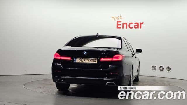 BMW 5 Series (G30) 3