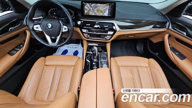 BMW 5 Series (G30) 4