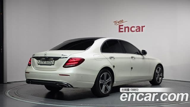 Mercedes-Benz E-Class W213 2
