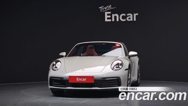 Porsche 911 (992) 2