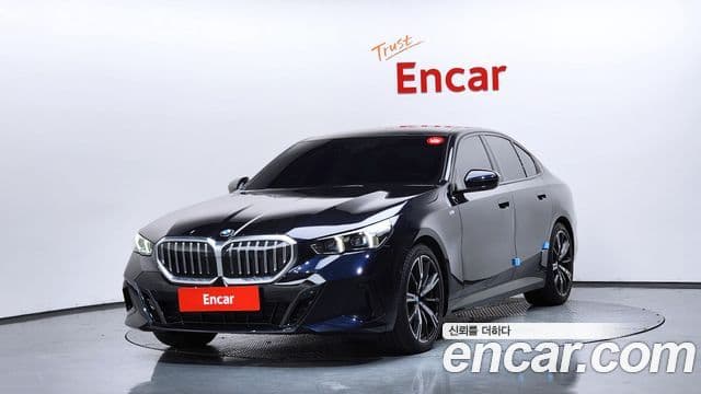 BMW 5 Series (G60) — 1