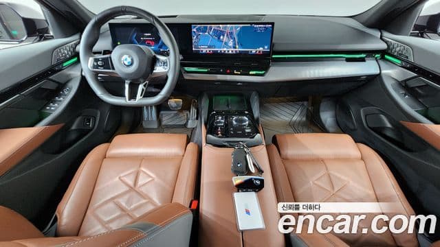 BMW 5 Series (G60) 4