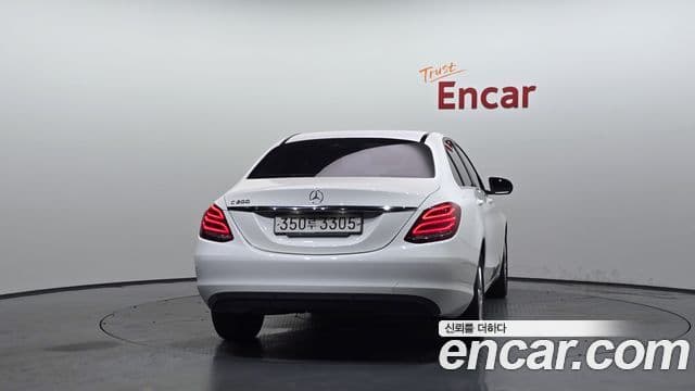 Mercedes-Benz C-Class W205 4