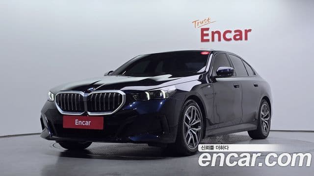BMW 5 Series (G60) — 1