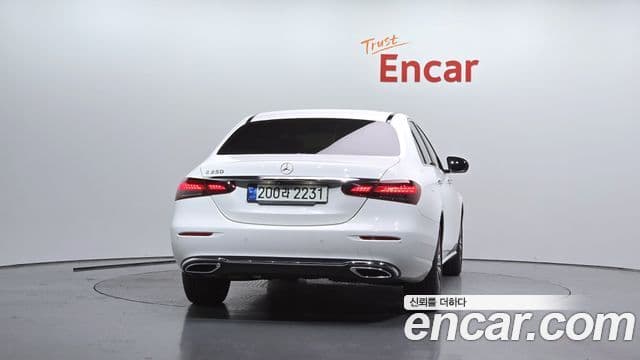 Mercedes-Benz E-Class W213 4
