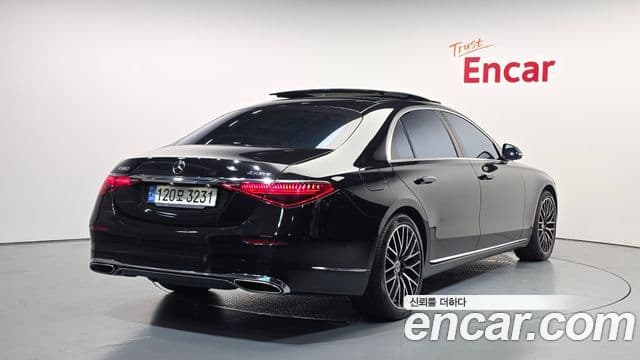 Mercedes-Benz S-Class W223 2