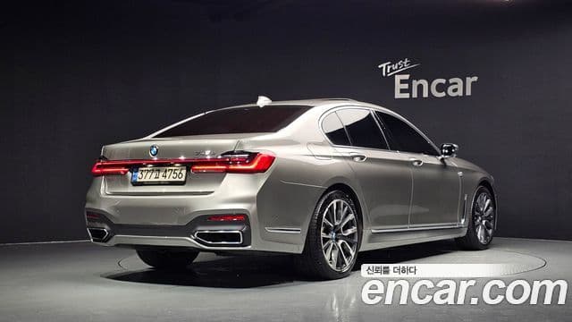 BMW 7 Series (G11) 2