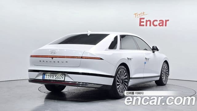 Hyundai Grandeur Hybrid (GN7) 2