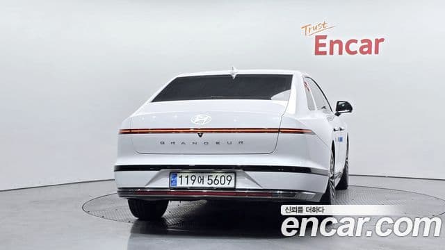Hyundai Grandeur Hybrid (GN7) 4