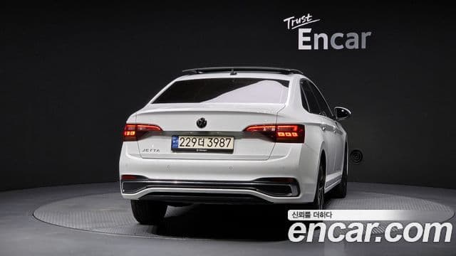 Volkswagen Jetta 7th Gen 4