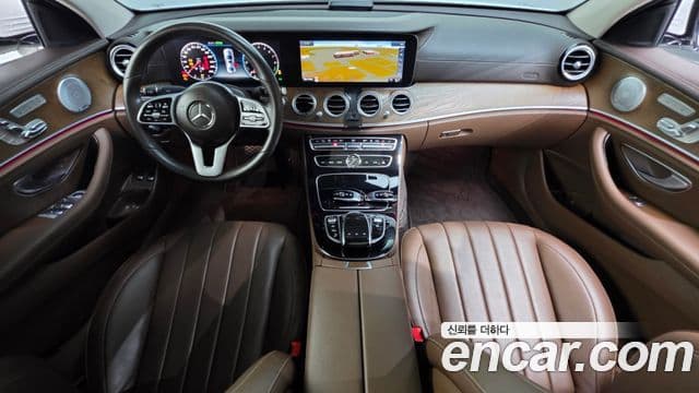 Mercedes-Benz E-Class W213 4