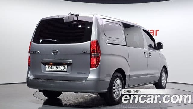 Hyundai Grand Starex 2