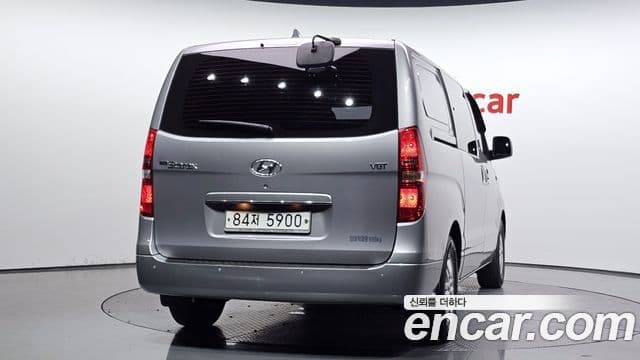 Hyundai Grand Starex 4