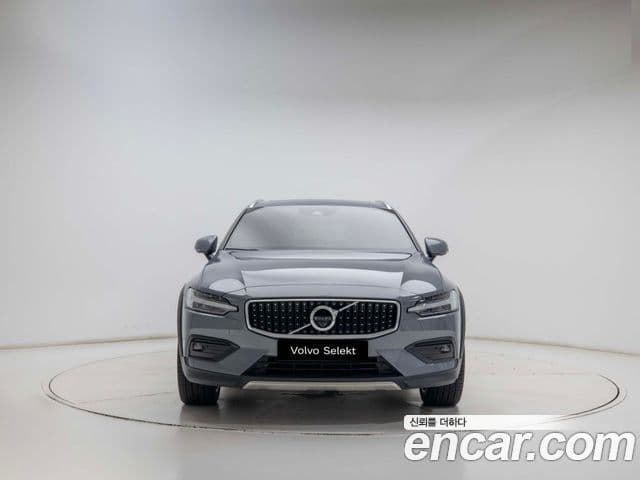 Volvo V60 Cross Country 2nd Gen 2