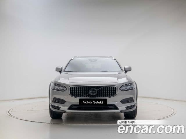Volvo V90 Cross Country 2