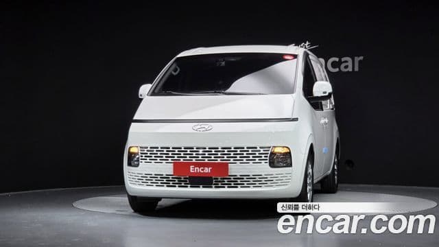 Hyundai Staria 2