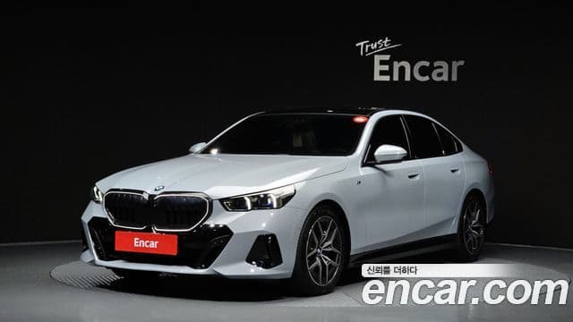 BMW 5 Series (G60) — 1