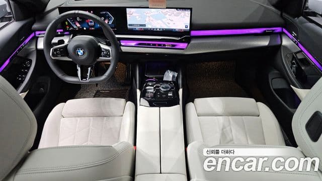 BMW 5 Series (G60) 4