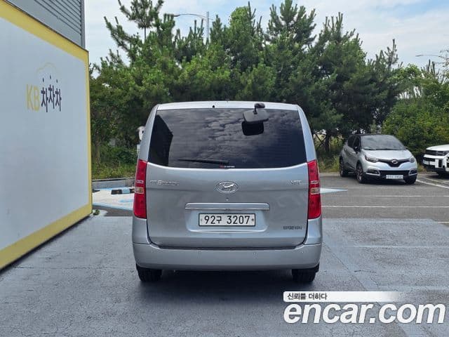Hyundai The New Grand Starex 3