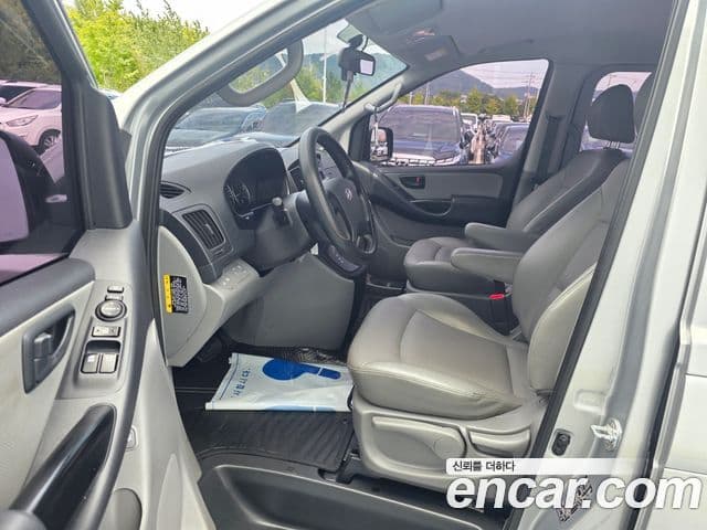 Hyundai The New Grand Starex 4