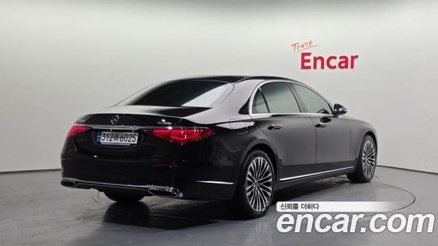 Mercedes-Benz S-Class W223 2