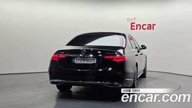 Mercedes-Benz S-Class W223 4