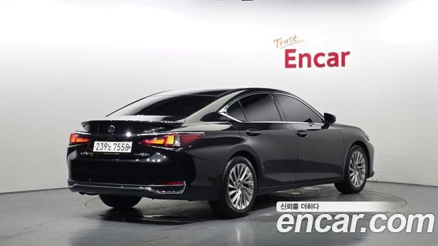 Lexus ES300h 7th Gen 2