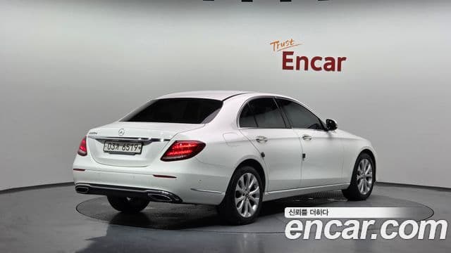 Mercedes-Benz E-Class W213 2
