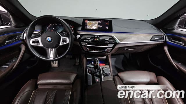BMW 5 Series (G30) 4