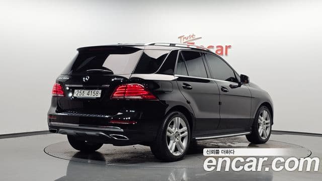 Mercedes-Benz GLE-Class W166 2