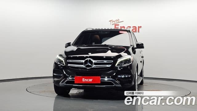 Mercedes-Benz GLE-Class W166 3