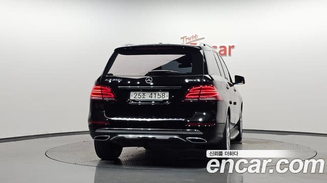 Mercedes-Benz GLE-Class W166 4