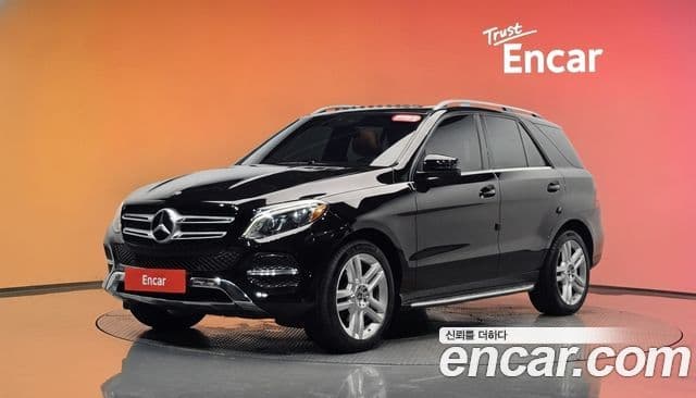 Mercedes-Benz GLE-Class W166 1