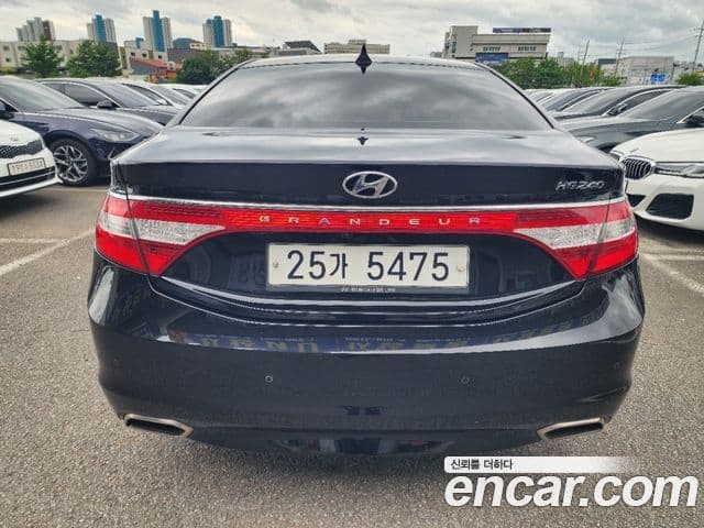 Hyundai Grandeur HG 4