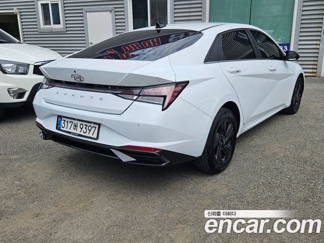 Hyundai Avante (CN7) 3