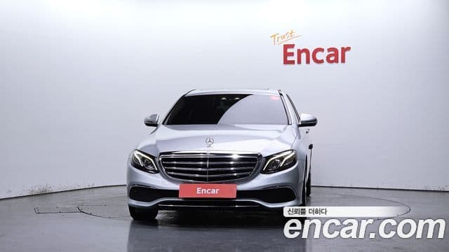 Mercedes-Benz E-Class W213 3