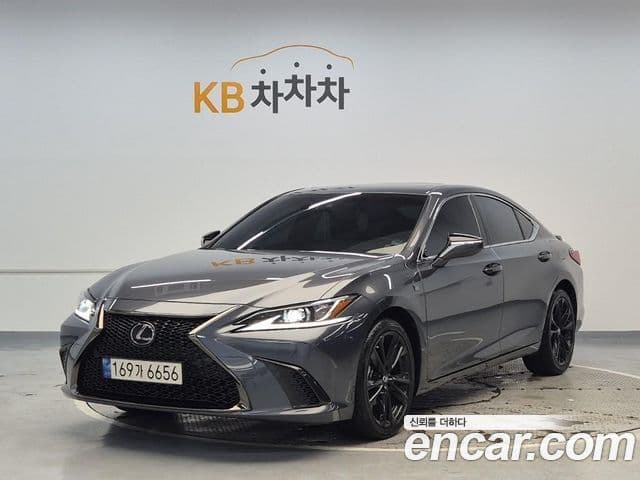 Lexus ES300h 7th Gen — 1