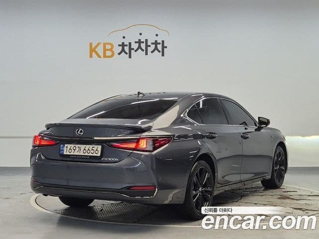 Lexus ES300h 7th Gen 2