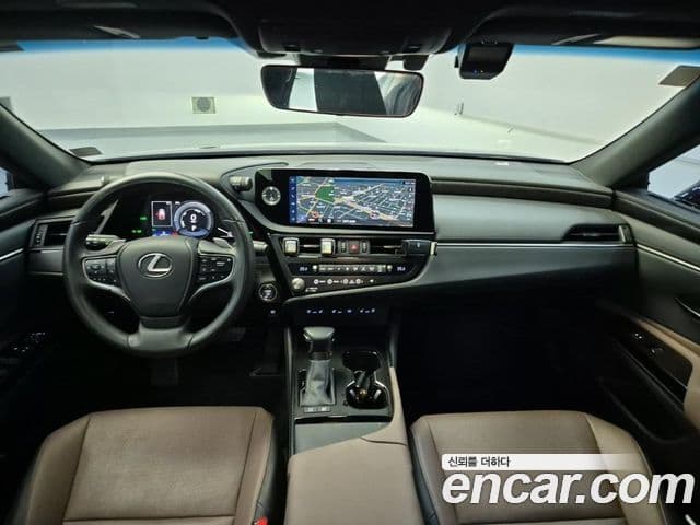 Lexus ES300h 7th Gen 4