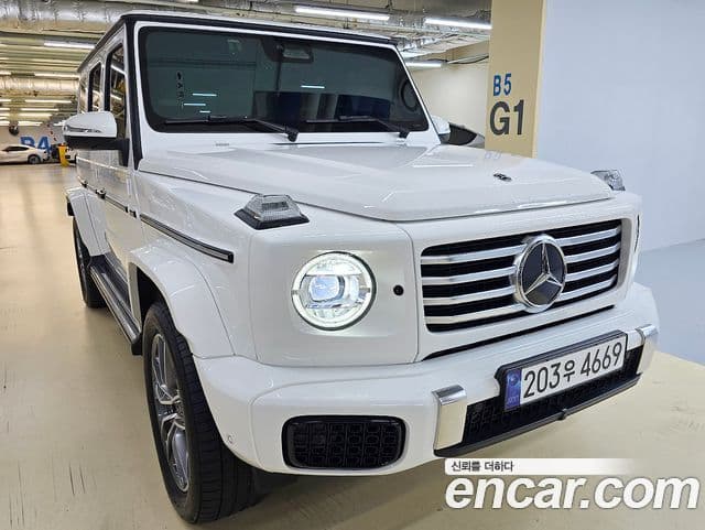 Mercedes-Benz G-Class W465