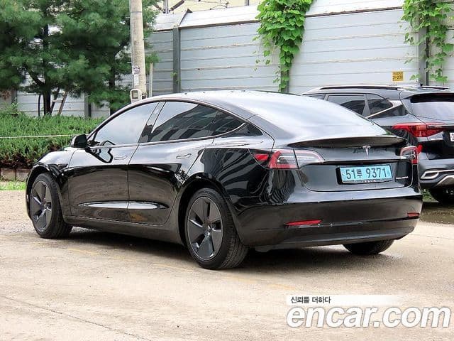 Tesla Model 3 2