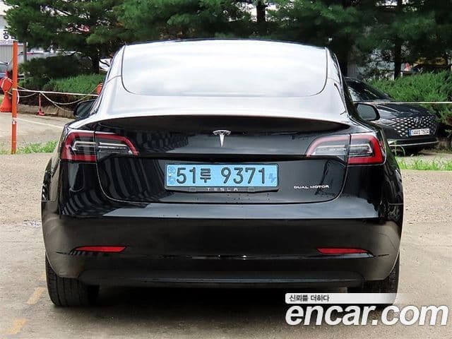 Tesla Model 3 3