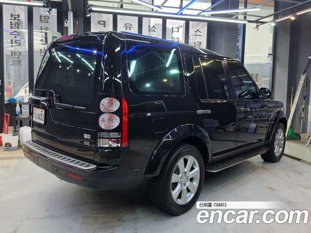 Land Rover Discovery 4 3