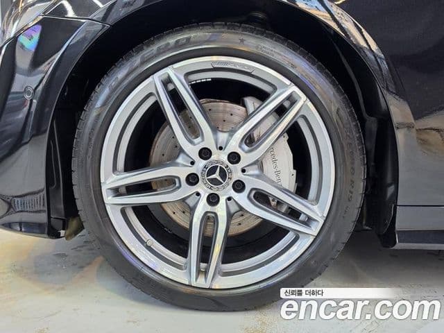Mercedes-Benz E-Class W213 4
