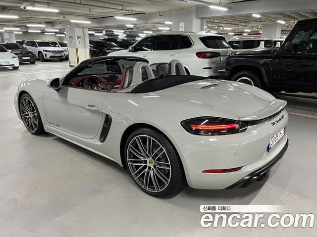 Porsche 718 Boxster 3