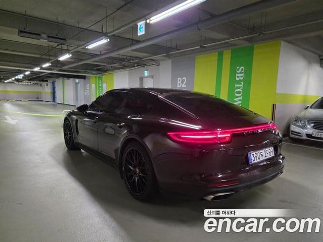 Porsche Panamera (971) 3