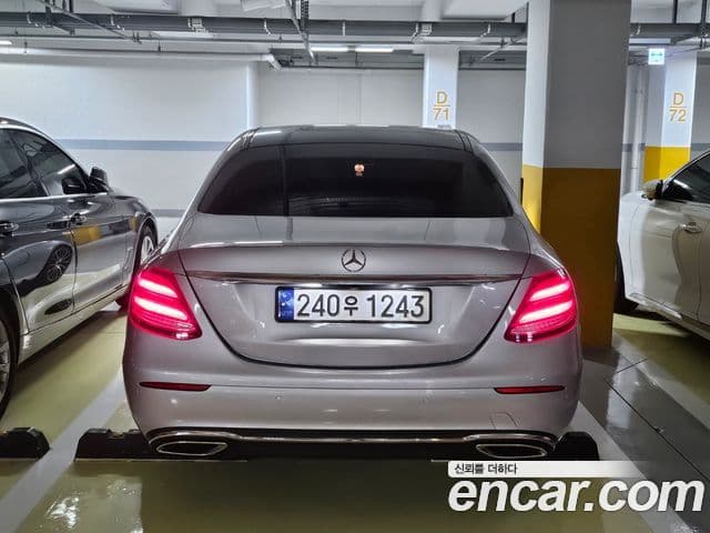 Mercedes-Benz E-Class W213 4