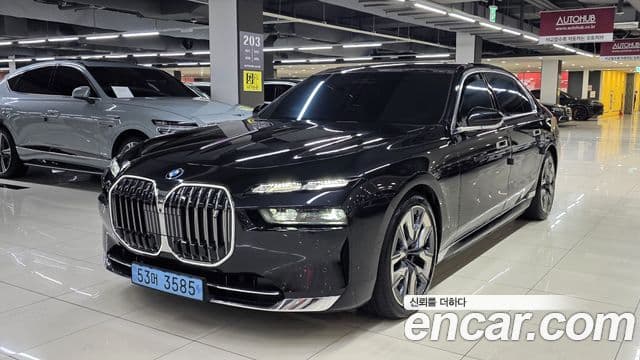 BMW i7 (G70)