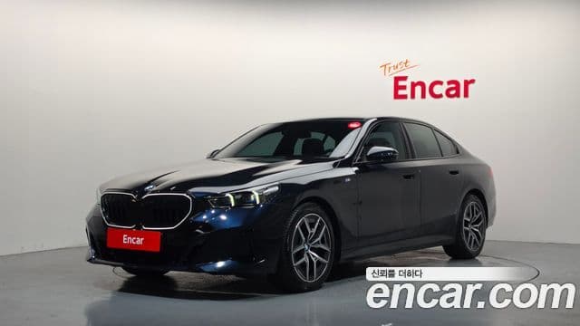 BMW 5 Series (G60)