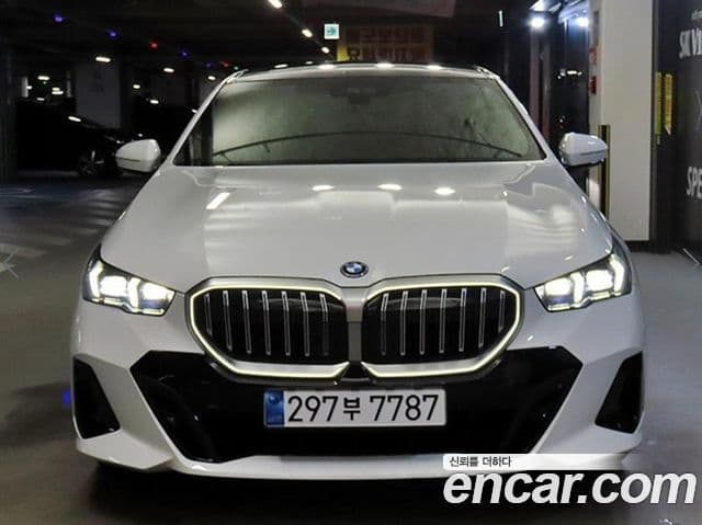 BMW 5 Series (G60)